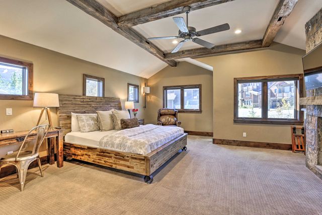 CM2 Bedroom 1 (King)
