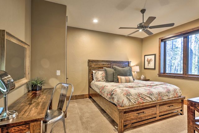 CM2 Bedroom 4 (King)
