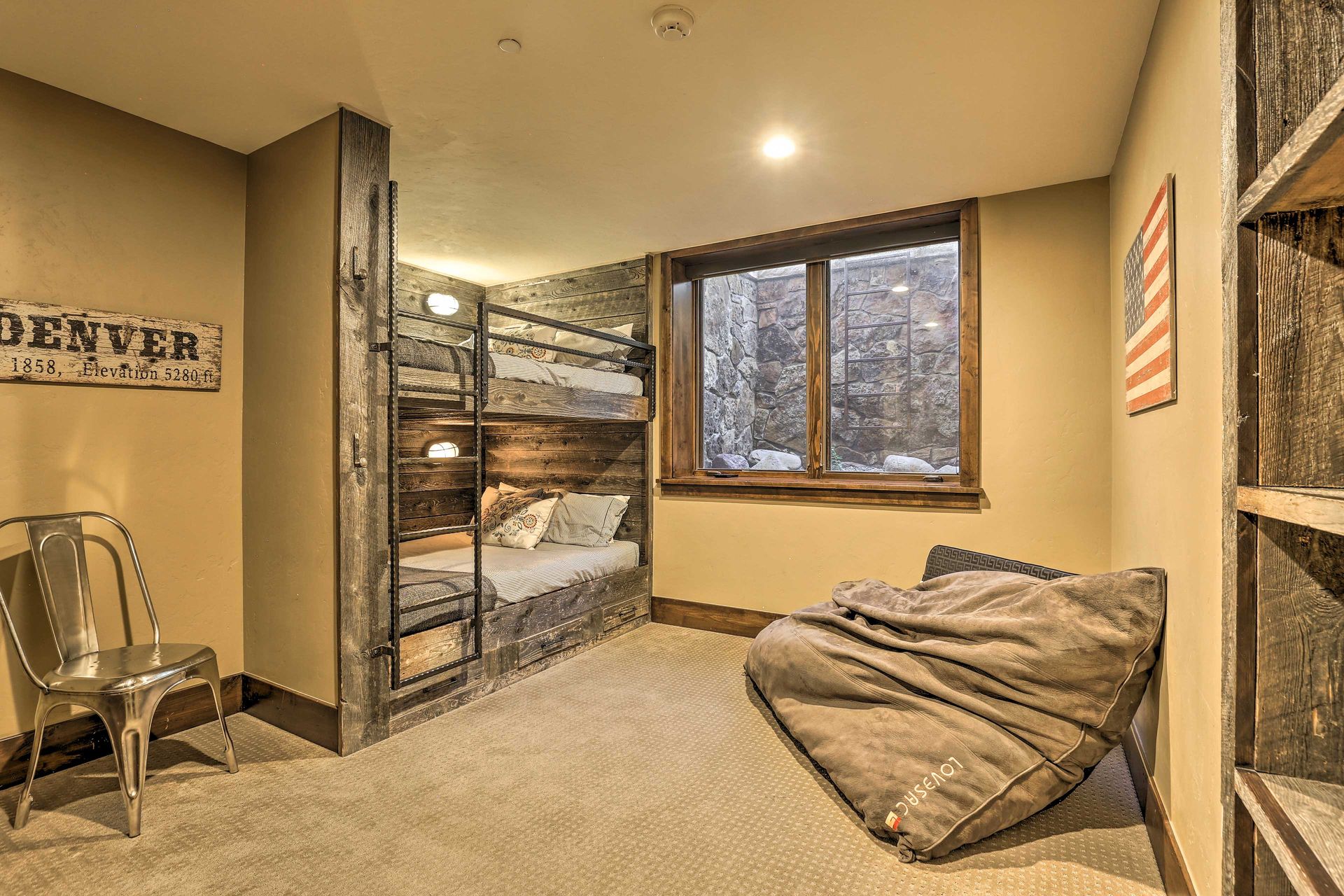 CM2 Bedroom 7 Bunk Room (Queens)